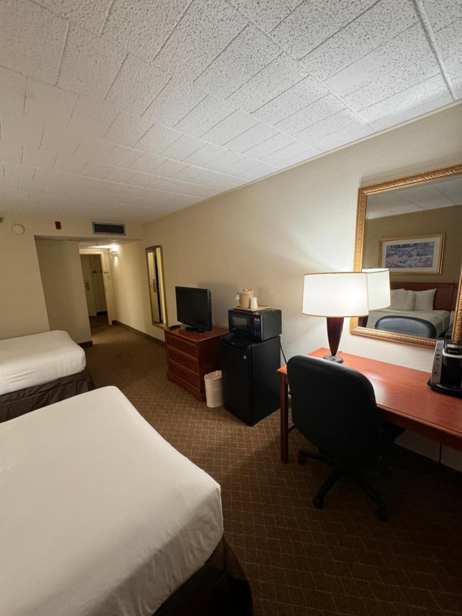 Clarion Inn Frederick Event Center Ngoại thất bức ảnh